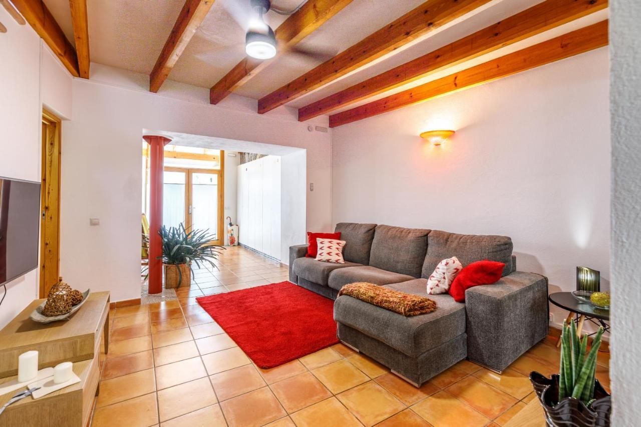 Mateu Villa *